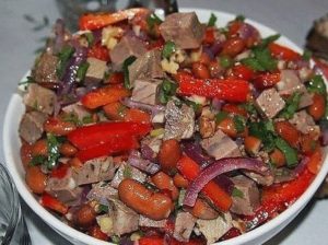 салат из говядины и красной фасоли 