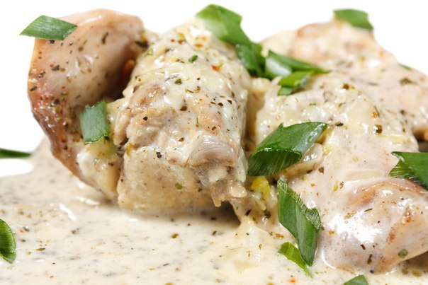 Тушеное мясо в сметане