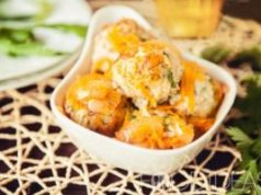 Рыбные котлеты в духовке с овощами