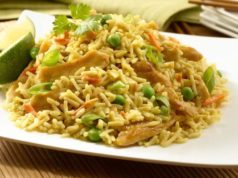 Рис с курицей и овощами на обед