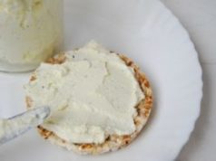 Приготавливаем в домашних условиях творожный сыр