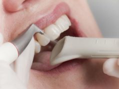 Чистка зубов Air Flow: технология и кому это подходит?