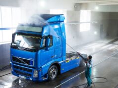 Особенности мойки грузовых машин