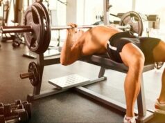 Что лучше: жим штанги или гантелей?