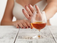 Женский алкоголизм: проблема, требующая лечения