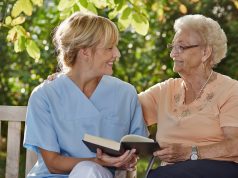 Преимущества проживания в доме престарелых